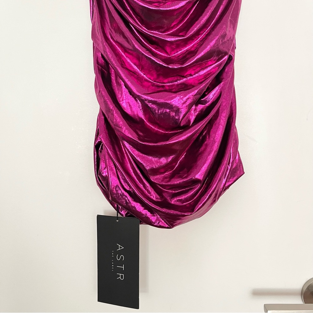 NWT ASTR Paulette Strapless Mini Dress S Metallic Pink Ruched Bodycon Club Prom - Picture 7 of 9